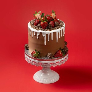Strawberry and Ferrero Cake