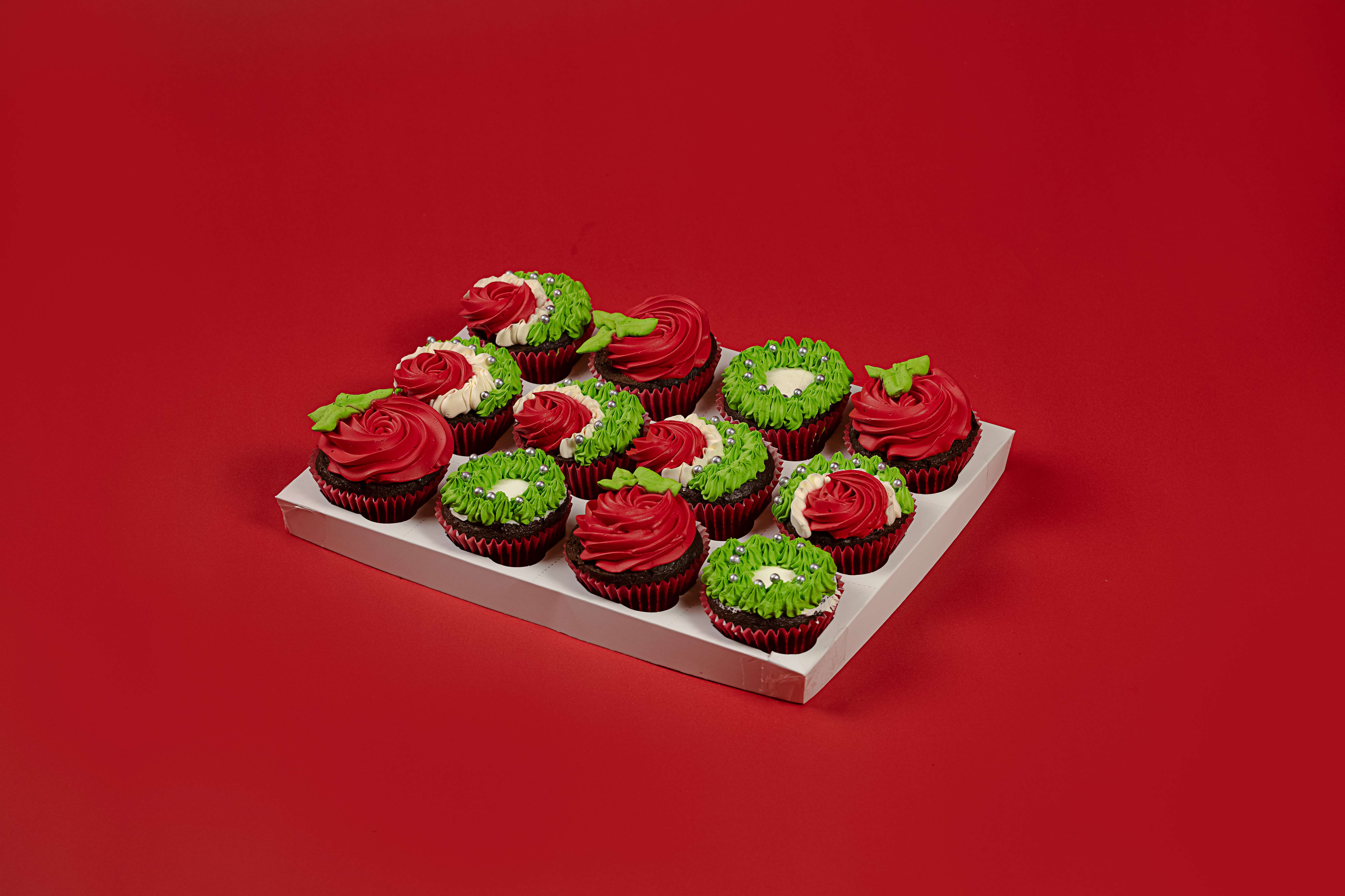 Assorted christmas cupcake