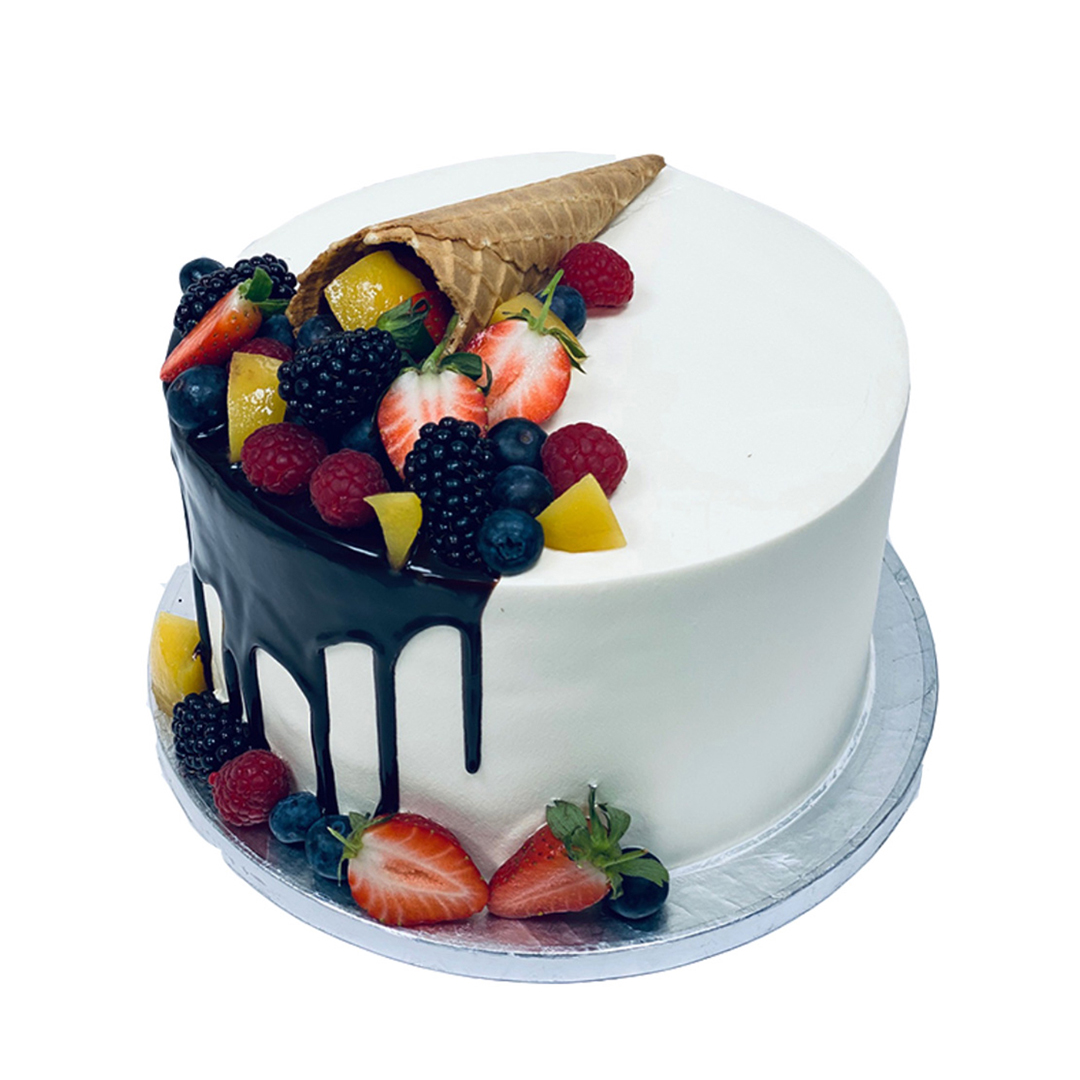 Cakesicles & Cone - Gold Drip Cake Wth Berries | Farah's Dessert Heaven –  FARAH'S DESSERT HEAVEN